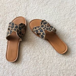 Universal thread leopard print slide